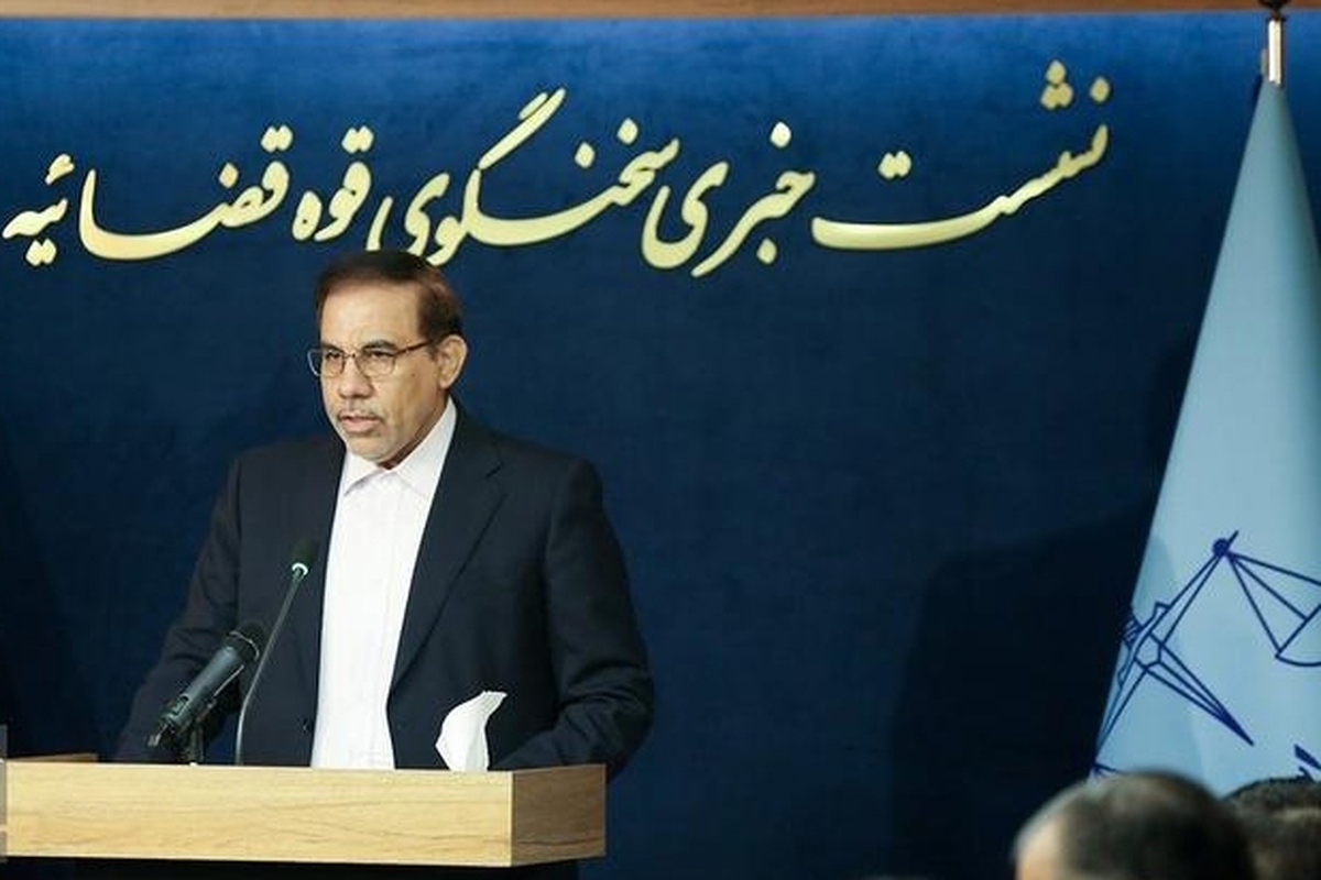 سخنگوی قوه قضاییه در نشست خبری ۲۰ خردادماه، به سوالات خبرنگاران در رابطه با موضوعات حقوقی و آخرین وضعیت پرونده‌های مختلف قضایی از جمله پرونده الهه حسین‌ نژاد، آخرین وضعیت پرونده انفجار در بندرشهید رجایی و پرونده باند قاچاق ۲۱ هزار گوشی تلفن همراه پاسخ داد.