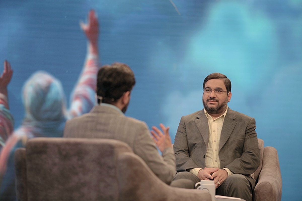 جشن هایی مانند عید غدیر  نه با تقلید از کارناوال‌های غربی بلکه با تکیه بر ظرفیت‌های بومی و تاریخی توسعه یافته‌اند.