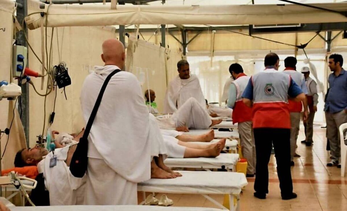 عملیات بهداشت و درمان جمعیت هلال‌احمر در حج تمتع ۱۴۰۴ در اطلاعیه‌ای با اعلام فوت ۱۸ زائر حج امسال در سرزمین وحی گفت: با شروع بازگشت حجاج ایرانی به کشور، همچنان بیماری‌های تنفسی، بیشترین مراجعات را به خود اختصاص داده‌اند.