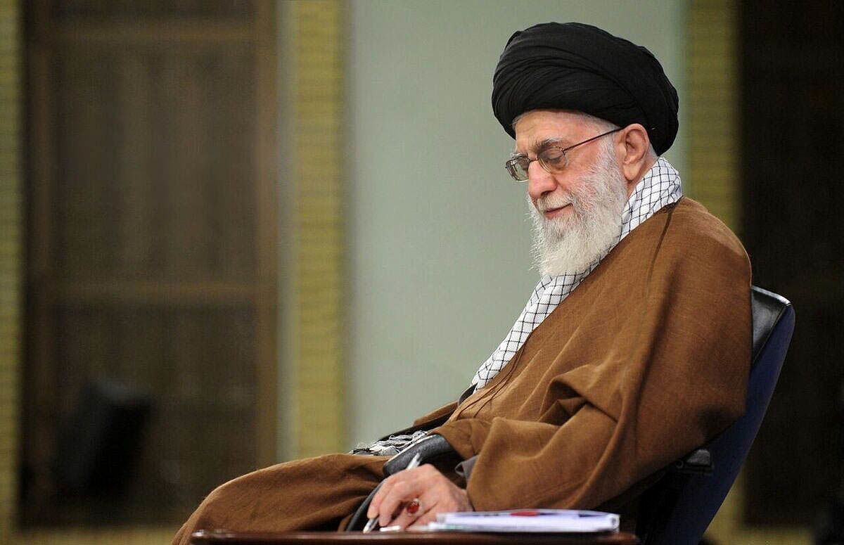 همزمان با ایام اعیاد سعید قربان و غدیرخم، حضرت آیت‌ الله خامنه‌ ای رهبر انقلاب اسلامی با درخواست رئیس قوه قضائیه برای عفو یا تخفیف مجازات جمعی از محکومان محاکم موافقت کردند.