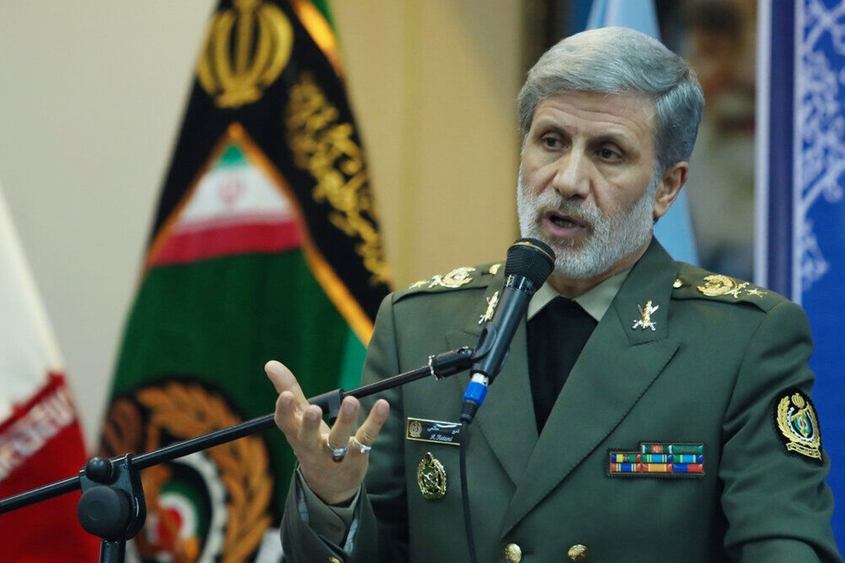 فرمانده کل ارتش در پیامی ضمن قدردانی از اعتماد فرماندهی معظم کل قوا به وی، تاکید کرد: تا آخرین نفس از استقلال، تمامیت ارضی و نظام مقدس جمهوری اسلامی ایران محافظت و پاسداری می‌کنیم.