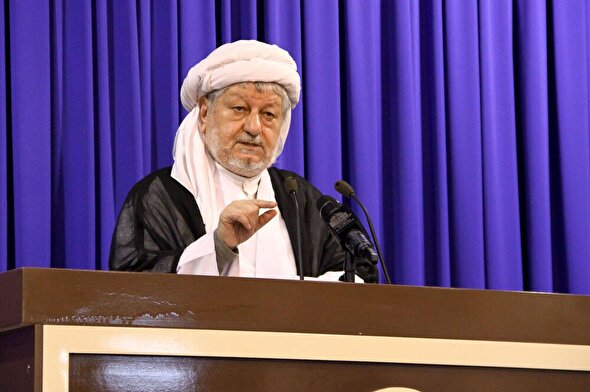 انتقاد امامجمعه پاوه از حواشی اجلاس استانداران در سنندج
