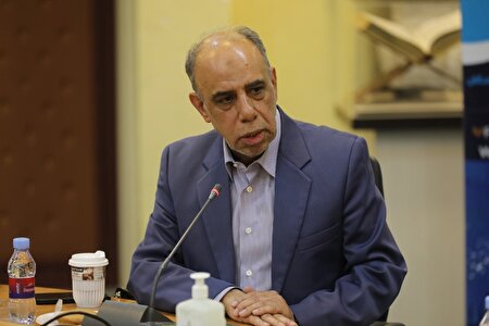 سرو سربلند ایران سرسبزتر از همیشه ایستاده است