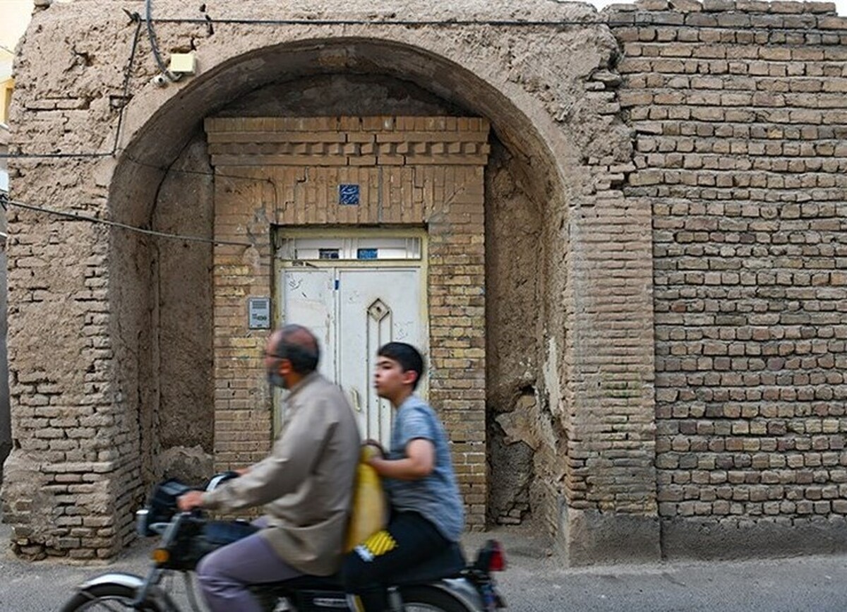 مجید متین‌فر، سرپرست شهرداری قم گفت، با توجه به در پیش بودن ایام محرم و صفر و حضور پرشور هیئت‌های عزاداری در هسته مرکزی شهر، ضرورت دارد عملیات عمرانی این محدوده هرچه سریع‌تر به پایان برسد تا تردد و فعالیت‌های مذهبی مردم با مشکل مواجه نشود.