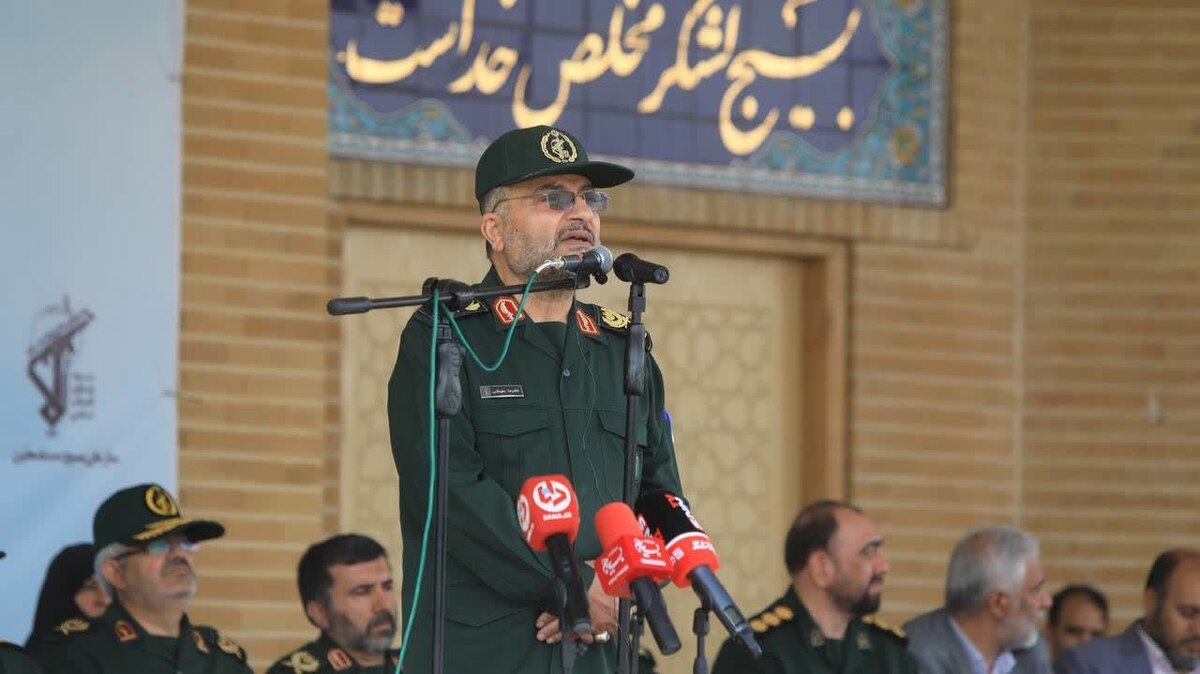 رئیس سازمان بسیج مستضعفین گفت: ما امروز این رسالت را بر دوش خود احساس می‌کنیم که تشکیلات مردمی بسیج را در همه عرصه‌ها، در خدمت به مردم ایران و پاسداری از انقلاب اسلامی، تقویت کنیم و یکی از ابعاد تقویت تشکیلات بسیج، به روز کردن تجهیزات آن است.