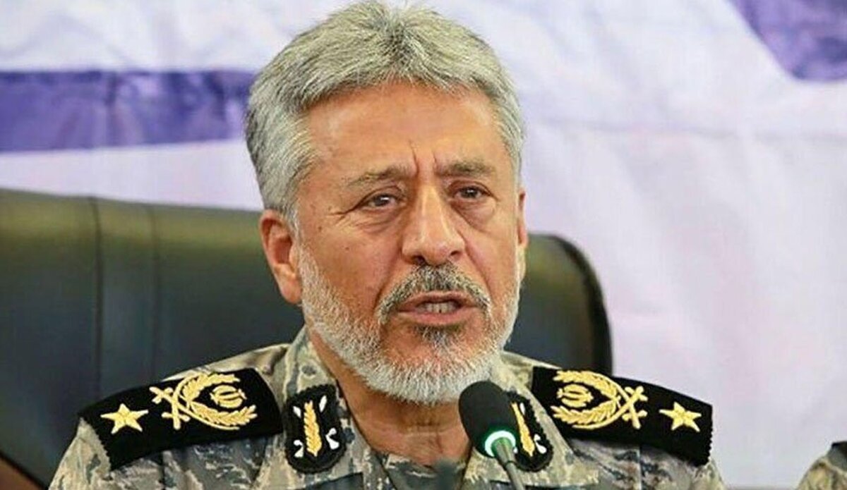 معاون هماهنگ‌کننده ارتش جمهوری اسلامی ایران گفت: دشمن گمان کرده ایران ضعیف شده اما دچار اشتباه محاسباتی است و با یادآوری حماسه خرمشهر به دشمنان اعلام می کنیم که آزموده را آزمودن خطاست.