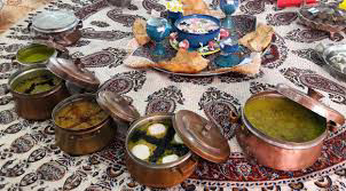 عبدالله کرد، رئیس اداره میراث فرهنگی، گردشگری و صنایع دستی میرجاوه گفت، نخستین جشنواره طبخ آبزیان و غذا‌های محلی با حضور مسئولان و اهالی روستای تمیز شهرستان در بوم گردی حاجی عظیم برگزار شد.