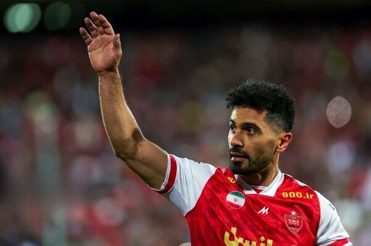امید عالیشاه در پرسپولیس ماندنی شد | کاپیتان یک فصل دیگر می ماند