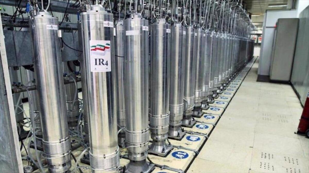 در میانه کش‌وقوس‌های دیپلماتیک هسته‌ای، ماجرای تازه‌ای از پافشاری غرب بر زیاده‌خواهی و ایستادگی ایران بر اصول ملی و حقوقی خود، سرفصل خبر‌ها و تحولات قرار گرفت، ماجرایی که این بار نه در وین یا نیویورک، بلکه در اظهارات یک سفیر و واکنش‌های زنجیره‌ای دیپلماتیک آشکار شد؛ تهدید به فعال‌سازی مکانیزم ماشه، تلاش برای تحمیل «غنی‌سازی صفر» و در نهایت عقب‌نشینی از موضعی که برای ایران به معنای عبور از خطوط قرمز بود در روز‌های اخیر رقم خورد. 