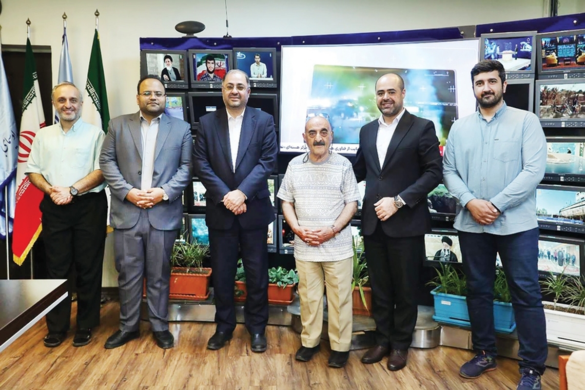 در پنجمین روز از خردادماه ۱۴۰۴ مدیرکل روابط‌عمومی صداوسیما میزبان تورج نصر از صداپیشگان برجسته و بازیگر سینما و تلویزیون شد که با پنج دهه حضور حرفه‌ای در این عرصه، گنجینه‌ای از خاطرات شیرین را برای مردم به ارمغان آورده است. 