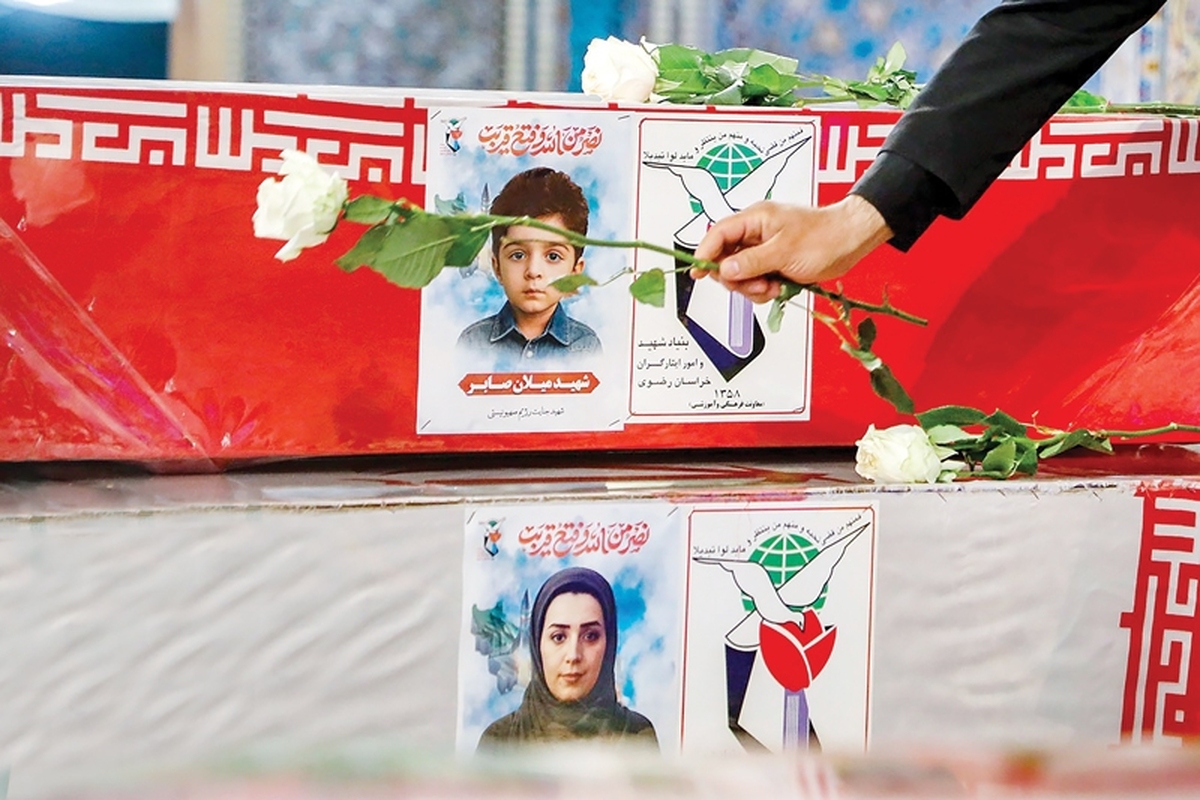 چند روز پیش که تصاویرباشکوه تشییع شهدای مقاومت راورق می‌زدم،دلم ازدیدن تابوت‌های‌کوچک به دردآمد. تابوت‌هایی که برای حمل آن فقط یک نفرکافی است.کودکان معصومی که همانند همسالان‌شان درغزه با مظلومیت،قربانی شدند.