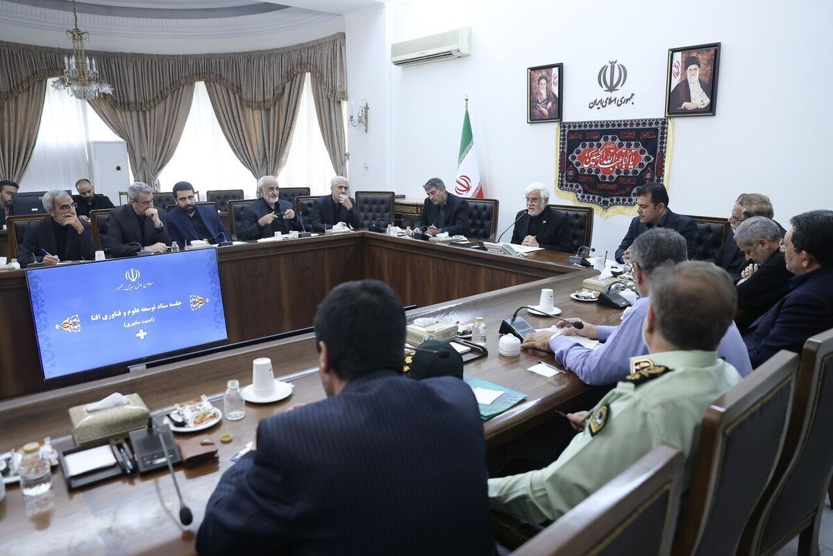 معاون اول رئیس‌جمهور، با تاکید بر اینکه امنیت سایبری ایران باید در تراز جهانی باشد، بومی‌سازی فناوری سایبری را یک ضرورت خواند و بر تدوین نقشه راه امنیت سایبری تأکید کرد.