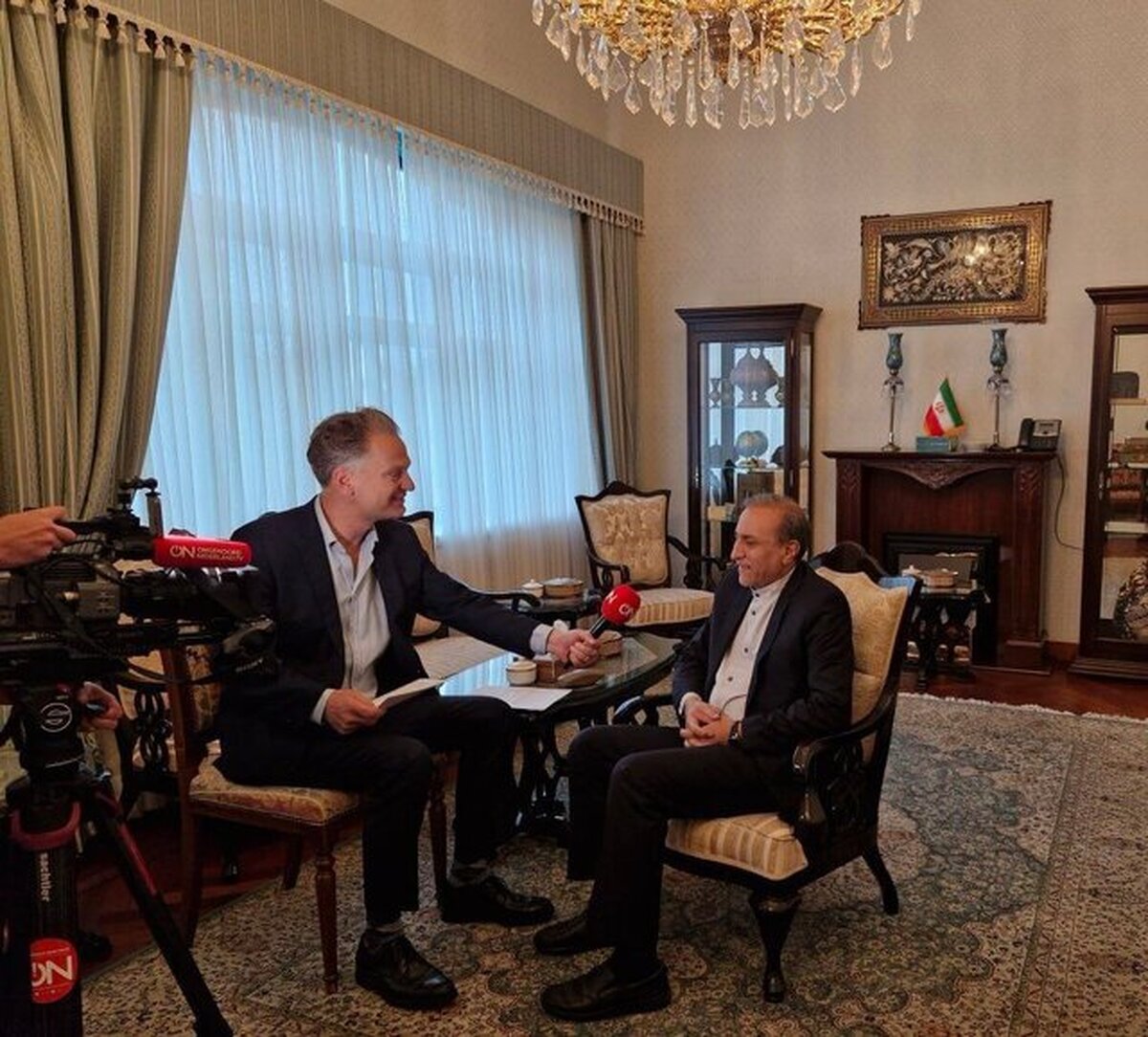 سفیر جمهوری اسلامی ایران در لاهه تاکید کرد: ایران همواره طرفدار ثبات، گفت‌وگو و راه‌حل‌های سیاسی در منطقه بوده و خواهد بود، اما در برابر هرگونه تهدید علیه امنیت و حاکمیت خود، قاطعانه، منطقی و در چارچوب حقوق بین‌الملل عمل خواهد کرد.