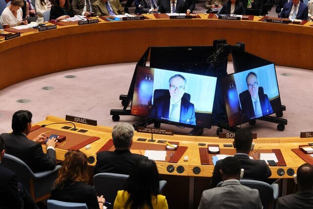 مسئله هسته ای کشور توانمندی مانند ایران با زور حل نمیشود مسئله هسته ای کشور توانمندی مانند ایران با زور حل نمیشود