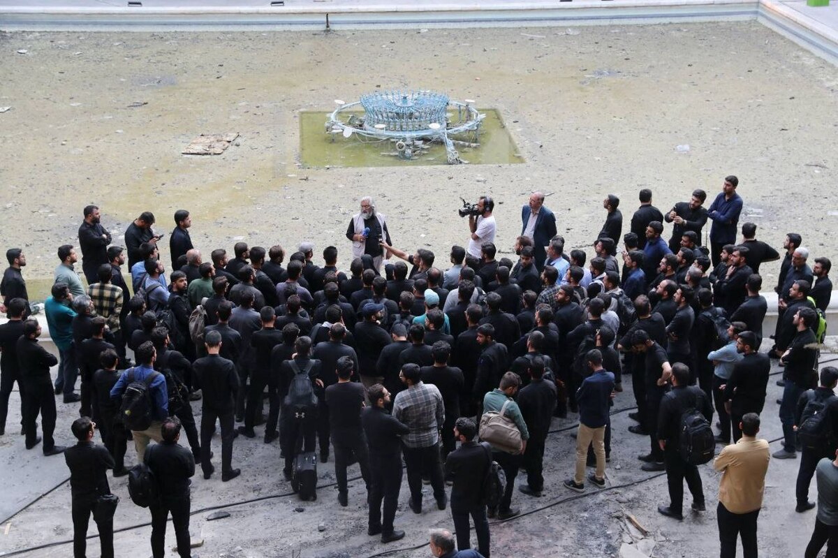  قائم مقام فرهنگی سازمان صداوسیما در بازدید جمعی از دانشجویان دانشگاه تهران از ساختمان شیشه‌ای صداوسیما که مورد تهاجم رژیم صهیونیستی قرار گرفت، بر درک درست از مفاهیم معرفتی انقلاب اسلامی و هوشیاری در حفظ معنای این جنگ در مقابل تفکر غربگرا تاکید کرد.