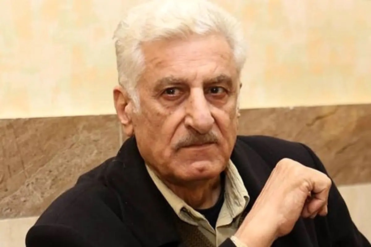 حسین حسینی به بزرگ ترین گره این روزهای استقلال تبدیل شده. او هفته گذشته برای تمدید 2 ساله با مدیران باشگاه به توافق رسید اما کمتر از 48 ساعت همه چیز به هم ریخت.