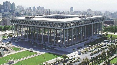 ببینید | باز طراحی ساختمان شیشه ای