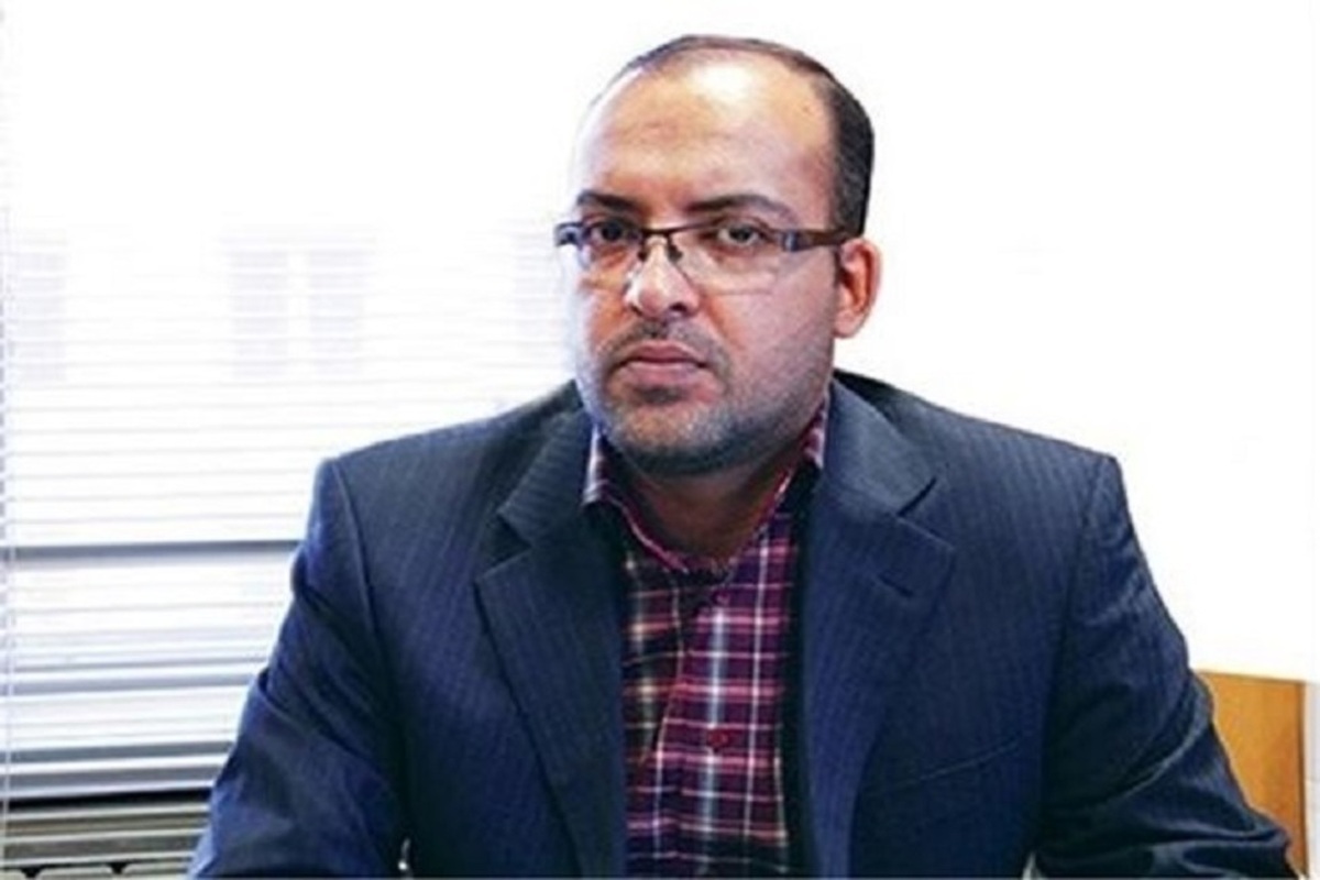 درخصوص عملکرد صداوسیما در جنگ تحمیلی ۱۲ روز اخیر، ذکر نکاتی قابل‌توجه است. نخست آن‌که درباره این عملکرد، معمولا با دو گروه از افراد و جریان‌ها مواجهیم که خواسته یا ناخواسته در مقابل یکدیگر قرار گرفته‌اند و هر دو، موضوع را عمدتا براساس ذهنیت‌های سیاسی تحلیل می‌کنند.