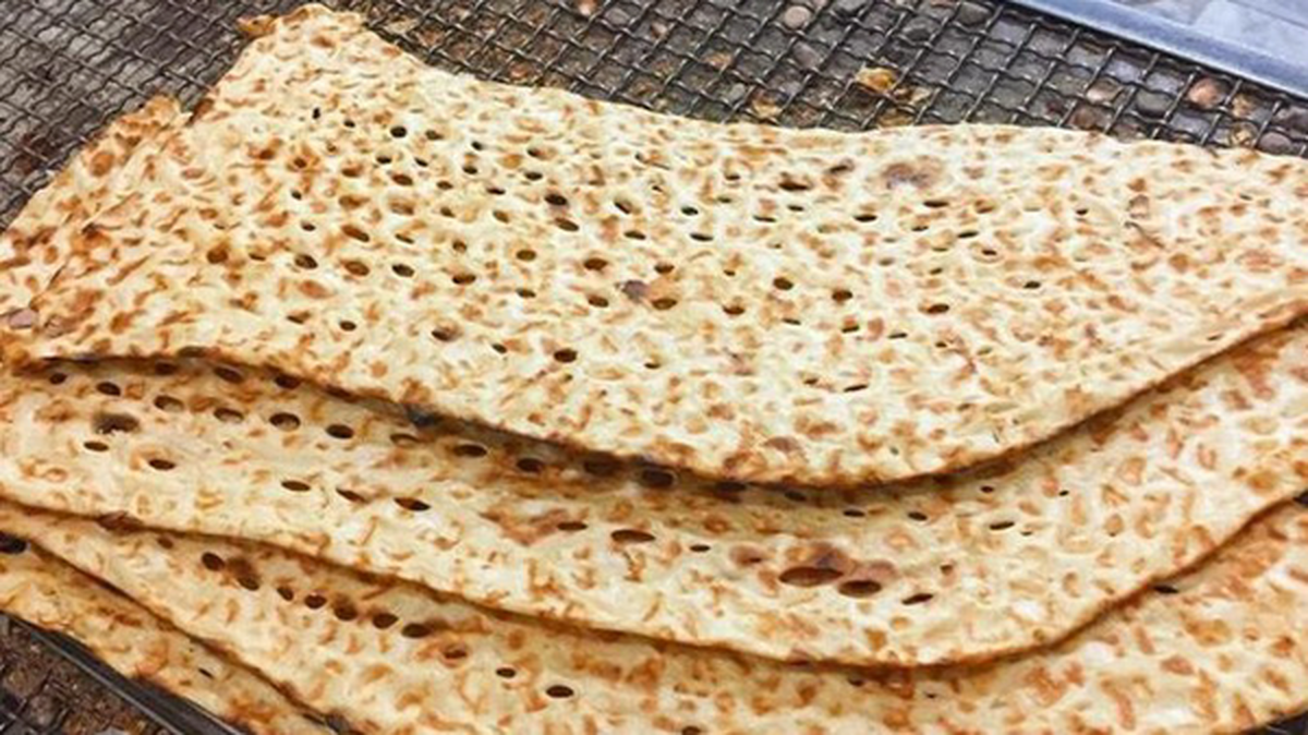 علی رهایی، سخنگوی اتاق اصناف مرکز استان فارس از افزایش قیمت نان خبر داد و گفت: پس از آنالیز شاخص‌های مختلف، با اعلام شورای آرد و نان کشور در سامانه نانینو قیمت نان در شهر شیراز ۵۲ درصد و در شهرستان‌های تابعه ۴۲ درصد افزایش یافت.