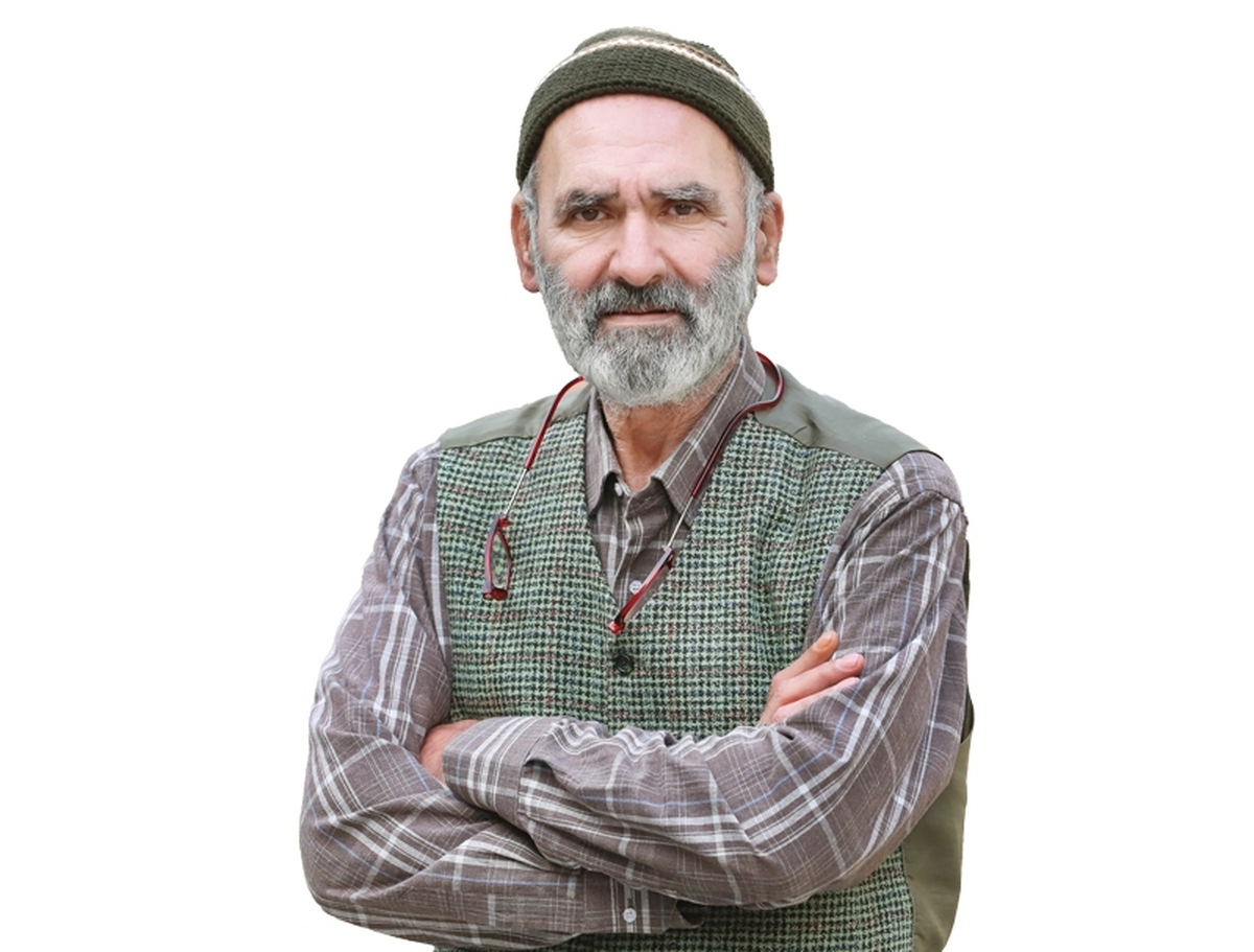 در اوج دفاع‌مقدس درحالی‌که از شدت غرش پدافندهای سرفرازمان، همکاران را به حیاط روزنامه دعوت کرد تا شاهد آتش‌بازی سرافرازانه‌ای باشند که دشمن را از خود بی‌خود کرد و پس‌راند، با استاد رضا برجی در جام‌جم‌آنلاین نشسته بودیم و مسائل مهمی را بررسی می‌کردیم مانند رویارویی تمدن‌ها، تجربیاتش از برخورد با صهیونیست‌ها و همراهی با رزمندگان حزب‌ا... لبنان و کوشش‌های مستندنگارانه‌اش در عراق و پایگاه‌های آمریکایی و‌ شهدای بلندنظر استکبارستیز، مانند سید شهید مقاومت حسن نصرا...، احمد شاه‌مسعود و ... . با ما این گفت‌وگوی دل‌نشان را بخوانید.