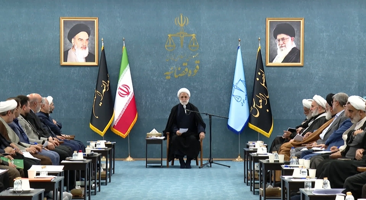 رئیس قوه قضاییه گفت: پیگیری مجدانه جنایات اخیر رژیم صهیونیستی علیه ملت ایران در محاکم داخلی و خارجی، مبارزه قاطعانه با مظاهر مختلف فساد، رسیدگی به تظلم‌خواهی آحاد ملت و استیفای تمام و کمال حق مظلومان و گسترش عدالت از اصلی‌ترین مطالبات رهبر انقلاب از عدلیه است و باید در تحقق کامل و جامع این مطالبات کوشا و ساعی باشیم.
