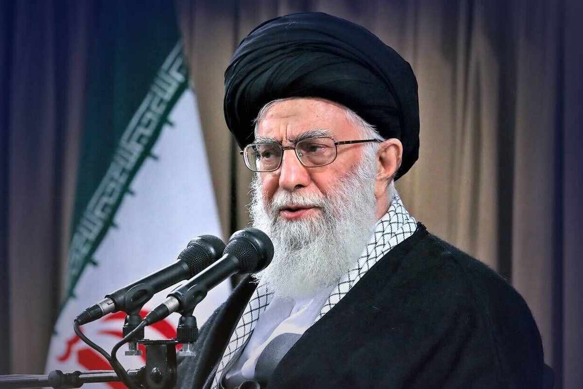 رسانه KHAMENEI.IR با باز نشر بخشی از بیانات رهبر معظم انقلاب در دیدار رئیس و مسئولان عالی قوه قضائیه و روسای دادگستری های سراسر کشور، لوح «وقتی ضربه محکم باشد!» را منتشر کرد.