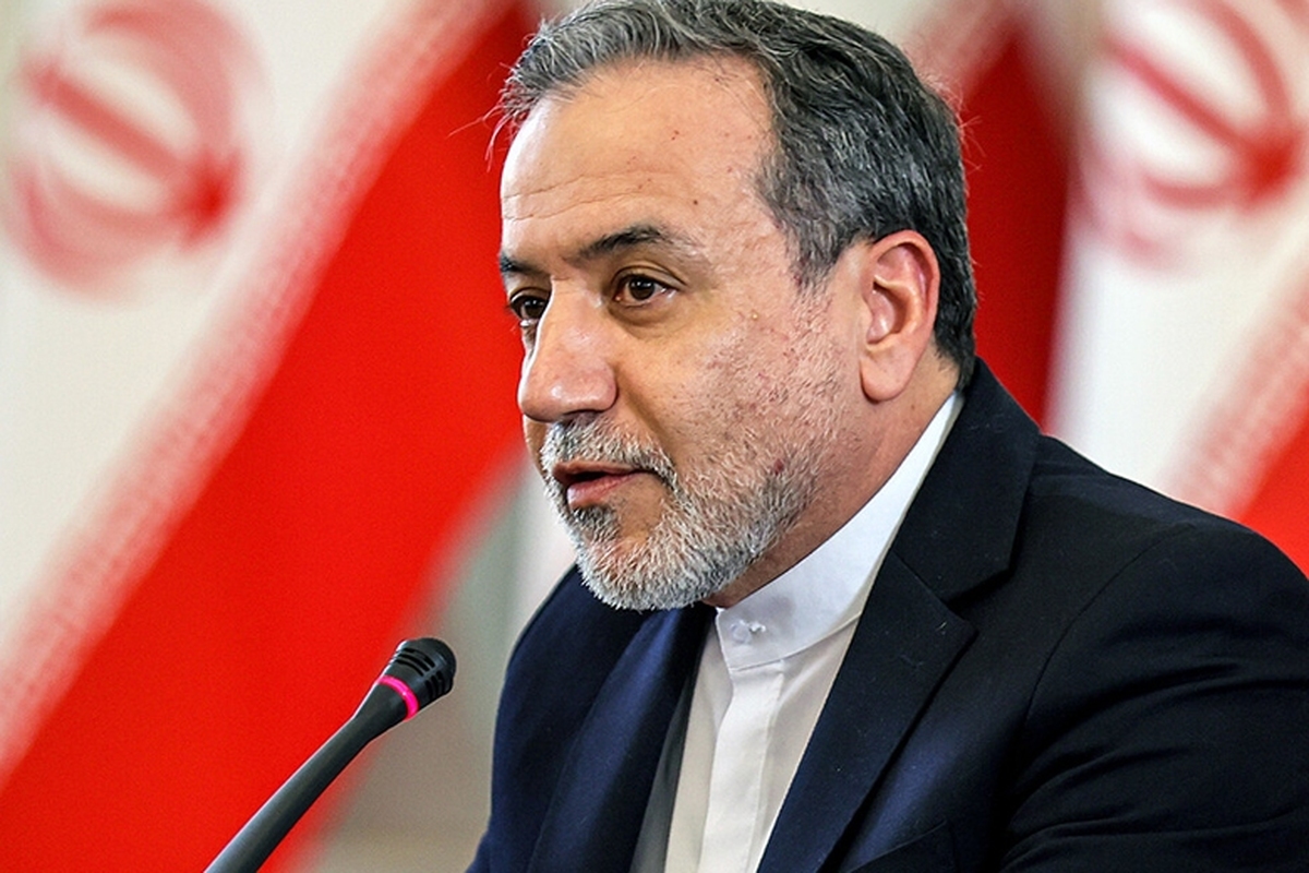 وزیر خارجه جمهوری اسلامی ایران از گفت‌وگوی دیشب خود با وزرای خارجه سه کشور اروپایی انگلیس، آلمان فرانسه و مسئول سیاست خارجی اروپا گزارشی را در شبکه اجتماعی ایکس منتشر کرد.