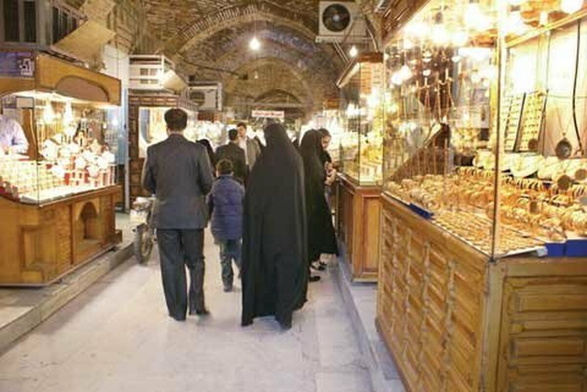 نایب‌ رئیس سابق اتحادیه طلا و جواهر تهران ضمن اشاره به فروکش‌کردن التهابات سیاسی و اقتصادی در کشور، از ثبات نسبی در بازار طلا، سکه و ارز در پایان هفته‌ای که گذشت خبر داد و اعلام کرد که پس از افزایش‌ شدید نرخ‌ها، روند کاهشی از هفته گذشته آغاز و بازار وارد فاز آرامش شده که پیش‌بینی می‌شود هفته آینده ثبات ادامه‌دار باشد.