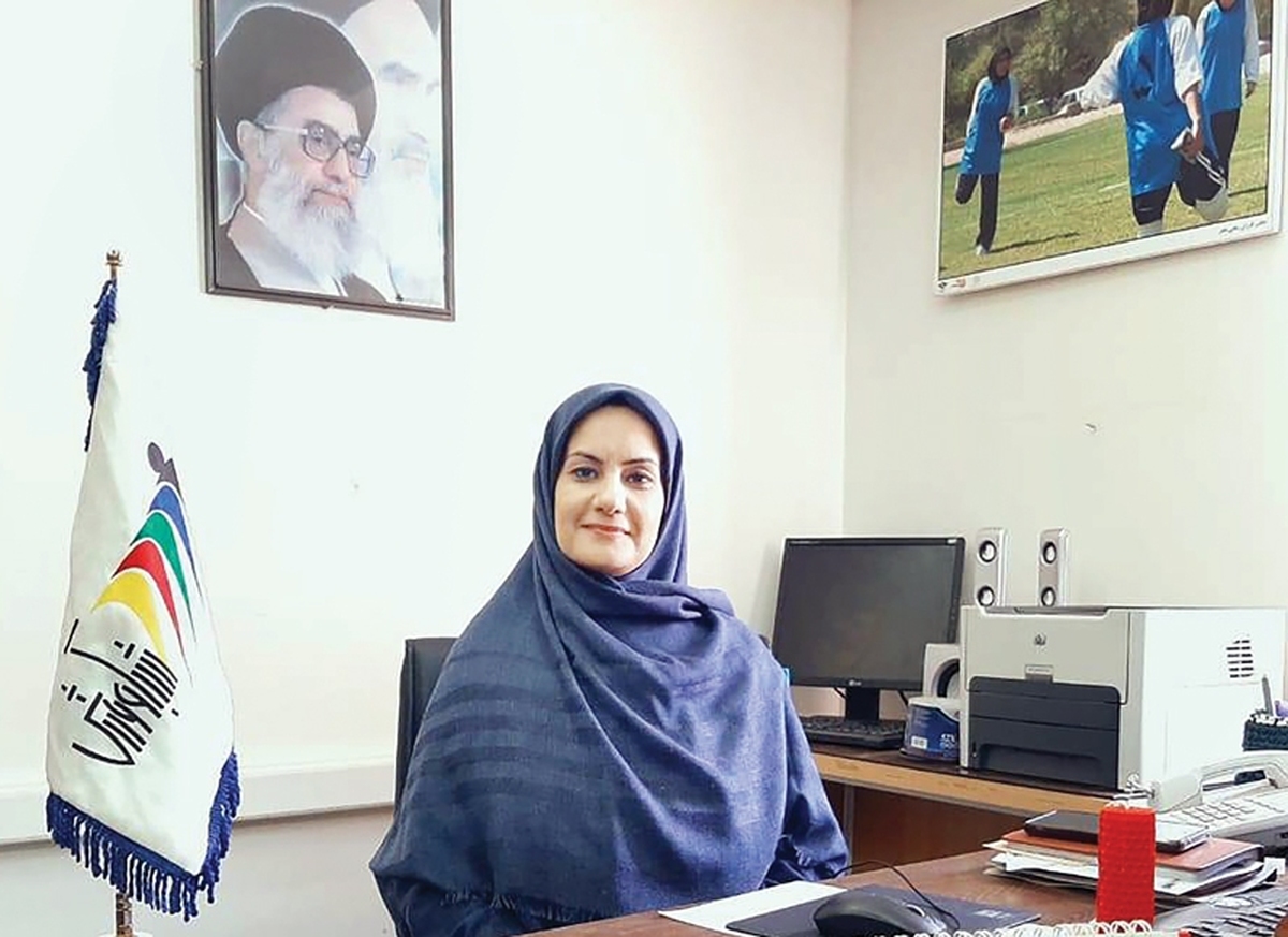 چهار سال پیش، زمانی که پوشش رسانه‌ای برخی رشته‌های ورزشی، ورزش زنان هنوز با کاستی‌های فراوان روبه‌رو بود و بسیاری از موفقیت‌های بانوان ورزشکار ایران در سایه قرار می‌گرفت، «رادیو ورزش بانوان» با نگاهی تازه و رسالتی متفاوت متولد شد؛ رسانه‌ای که آمد تا سکوت را بشکند، دیده‌نشده‌ها را روایت کند و تریبون افتخارآفرین دخترانی باشد که در میادین ملی و جهانی، با حفظ ارزش‌ها و هویت ایرانی‌ ــ اسلامی می‌درخشند.
