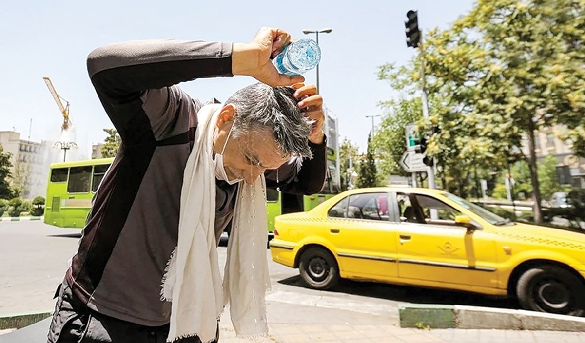 در حالی که بسیاری از مناطق کشور گرمایی بیش از شرایط نرمال را تجربه می‌‌کنند، پیش‌بینی‌ها از تداوم این وضعیت تا اواسط مرداد حکایت دارد. موج گرما، ناهنجاری‌‌های دمایی و افت شدید بارندگی، بسیاری از استان‌های کشور را در وضعیت هشدار قرار داده ‌است.‌