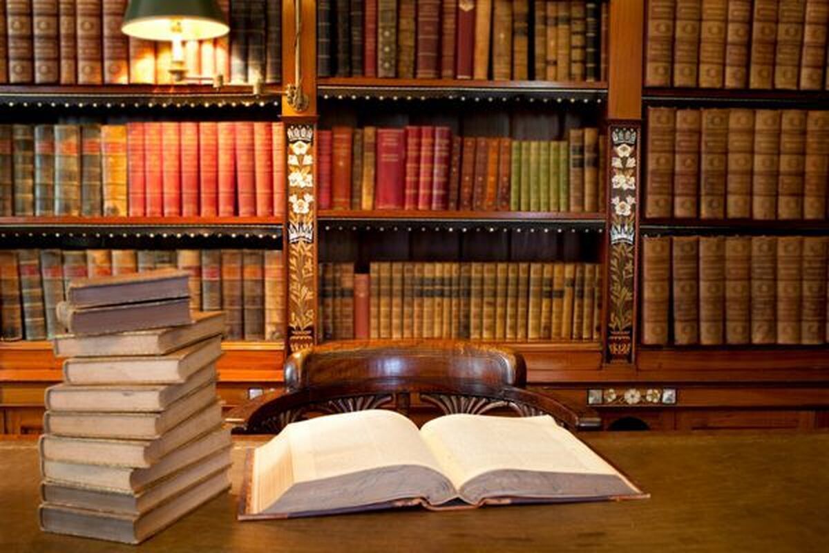 محسن جبارنژاد،مدیرکل کتابخانه‌های عمومی کهگیلویه و بویراحمد گفت: با رشد فناوری و نفوذ پلتفرم‌ها، مطالعه به سبک سنتی در جهان رو به کاهش است و این روند، نیازمند بازتعریف فوری «خواندن» و احیای قوه خیال در میان نسل جوان است.