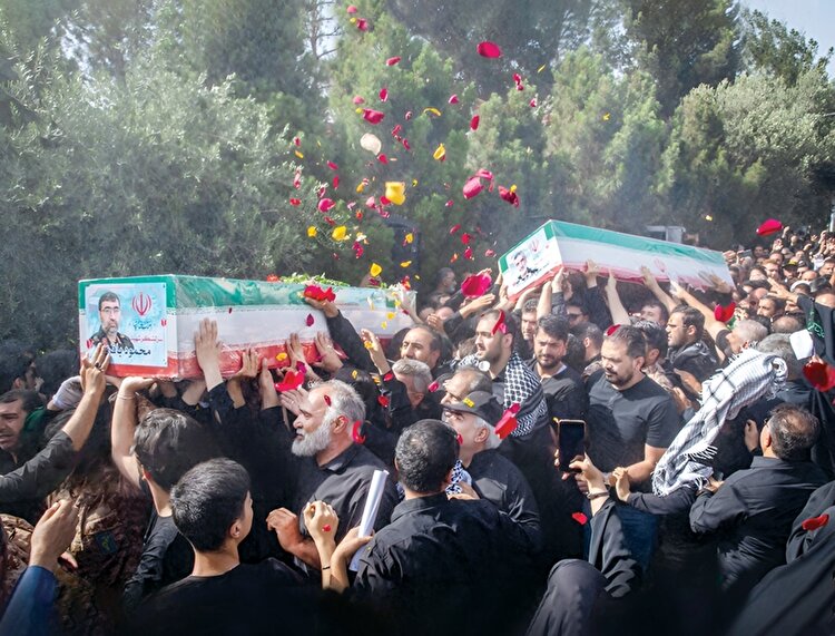 فداییان وطن در آغوش مدافعان حرم