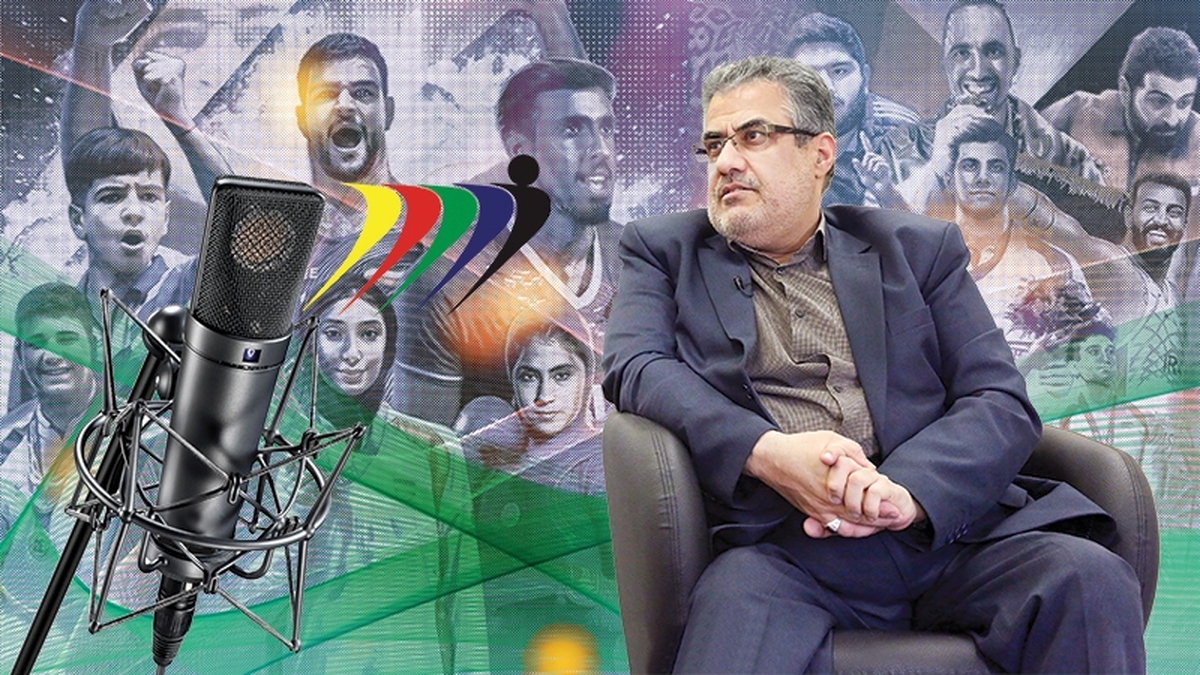 علی‌اصغر احمدی، مدیر شبکه رادیویی ورزش، جایگاه این شبکه رادیویی را فراتر از یک رسانه صرفا اطلاع‌رسانی در حوزه ورزش توصیف کرد و گفت: ما امروز به یک رفیق صمیمی برای ورزش‌دوستان تبدیل شده و تلاش کرده‌ایم تا حس مسابقات ورزشی در حوزه‌های متعدد را به مخاطب منتقل کنیم. رادیو ورزش پل ارتباطی محکمی میان مردم و رویدادهای ورزشی ملی و بین‌المللی است. این جایگاه با اعتماد و وفاداری مخاطبان‌مان حاصل شده و ما به آن افتخار می‌کنیم.