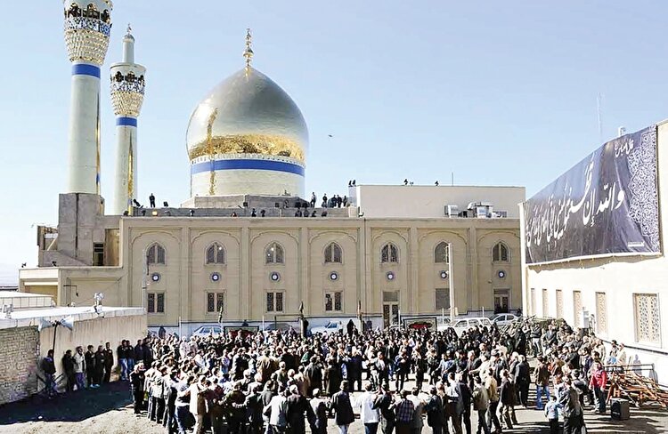 همدلی زیر پرچم حسین(ع)