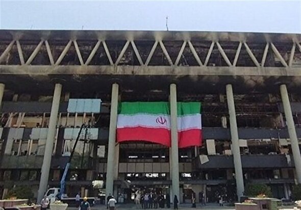 ببینید | خسرو معتضد: ساختمان شیشه‌ای مثل تخت جمشید است که به آتش کشیده شد، اما نابود نشد