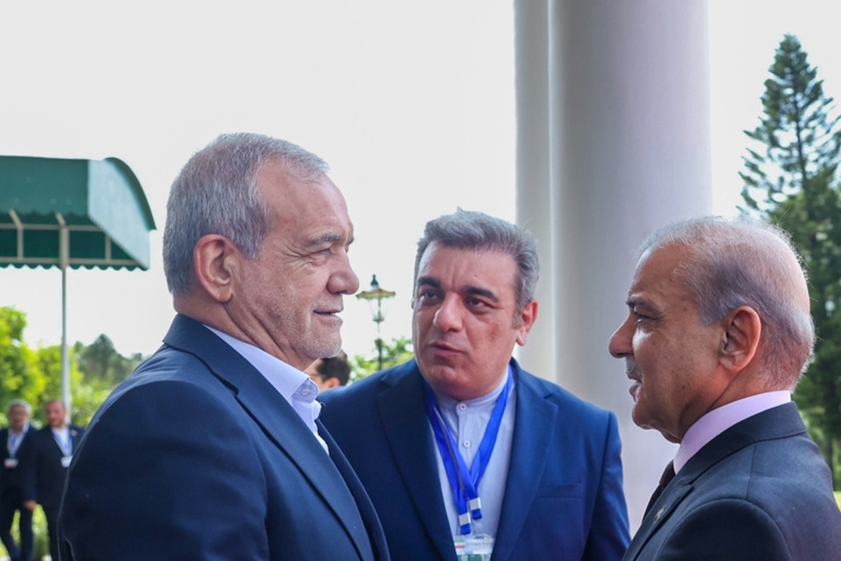 پزشکیان:توجه به همسایگان اصل محوری سیاست خارجی ایران است | حمایت شریف از برنامه هسته‌ای ایران