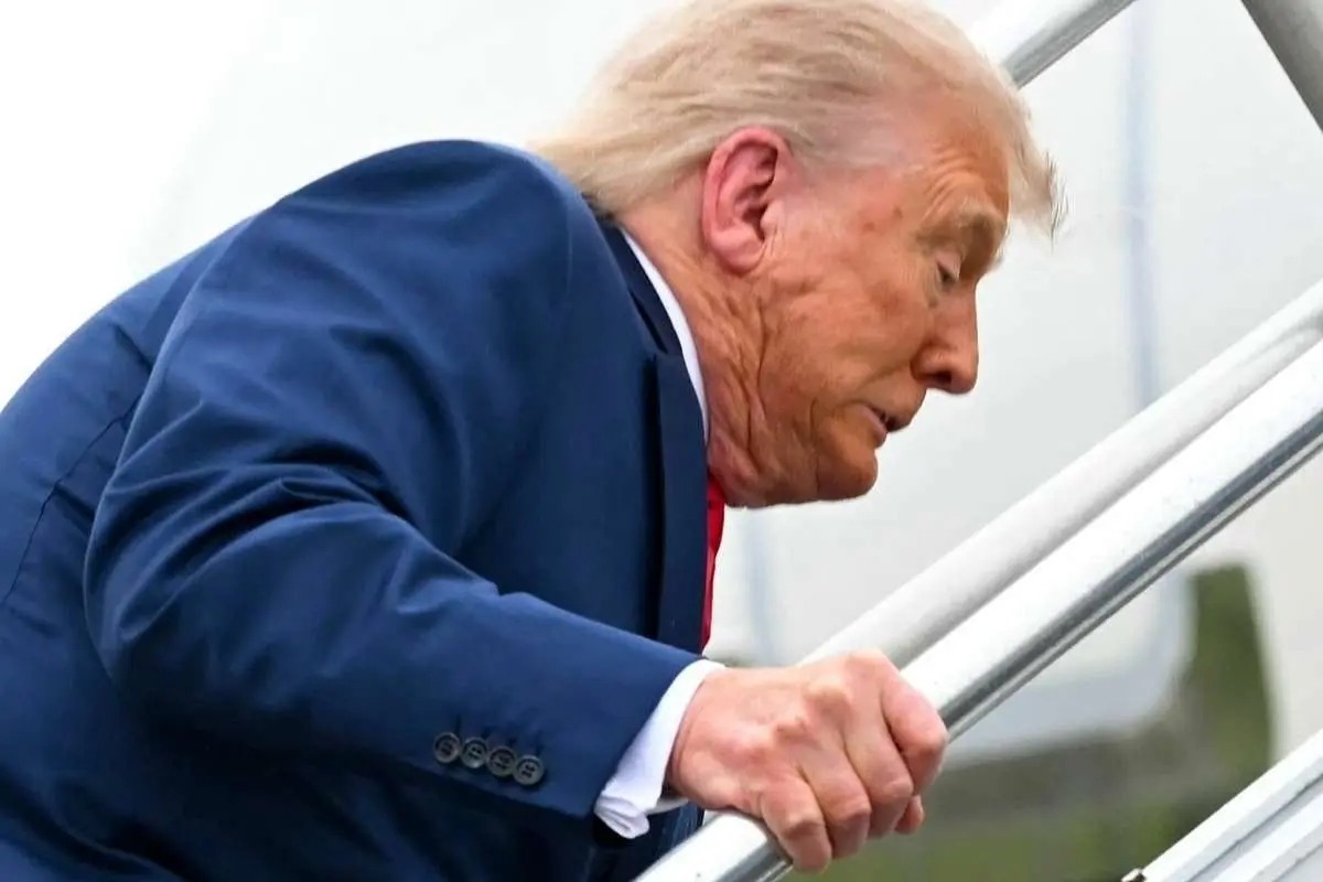 ببینید | ترامپ افتاد!