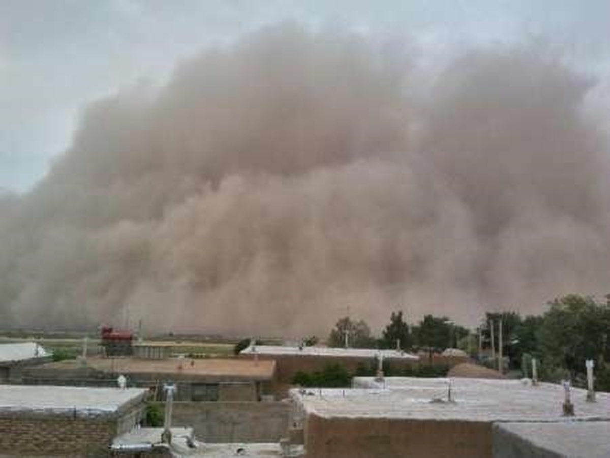 آماده‌باش هلال احمر برای مقابله با توفان شن در ۳ استان