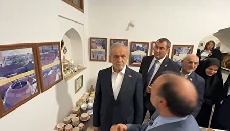 ببینید | بازدید پزشکیان از مسجد کبود ایروان و اقامه نماز در این مسجد