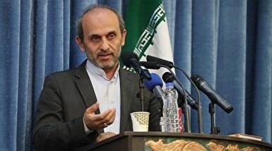 ببینید | مسئولیت سخنان مهمان در برنامه زنده با خودش است