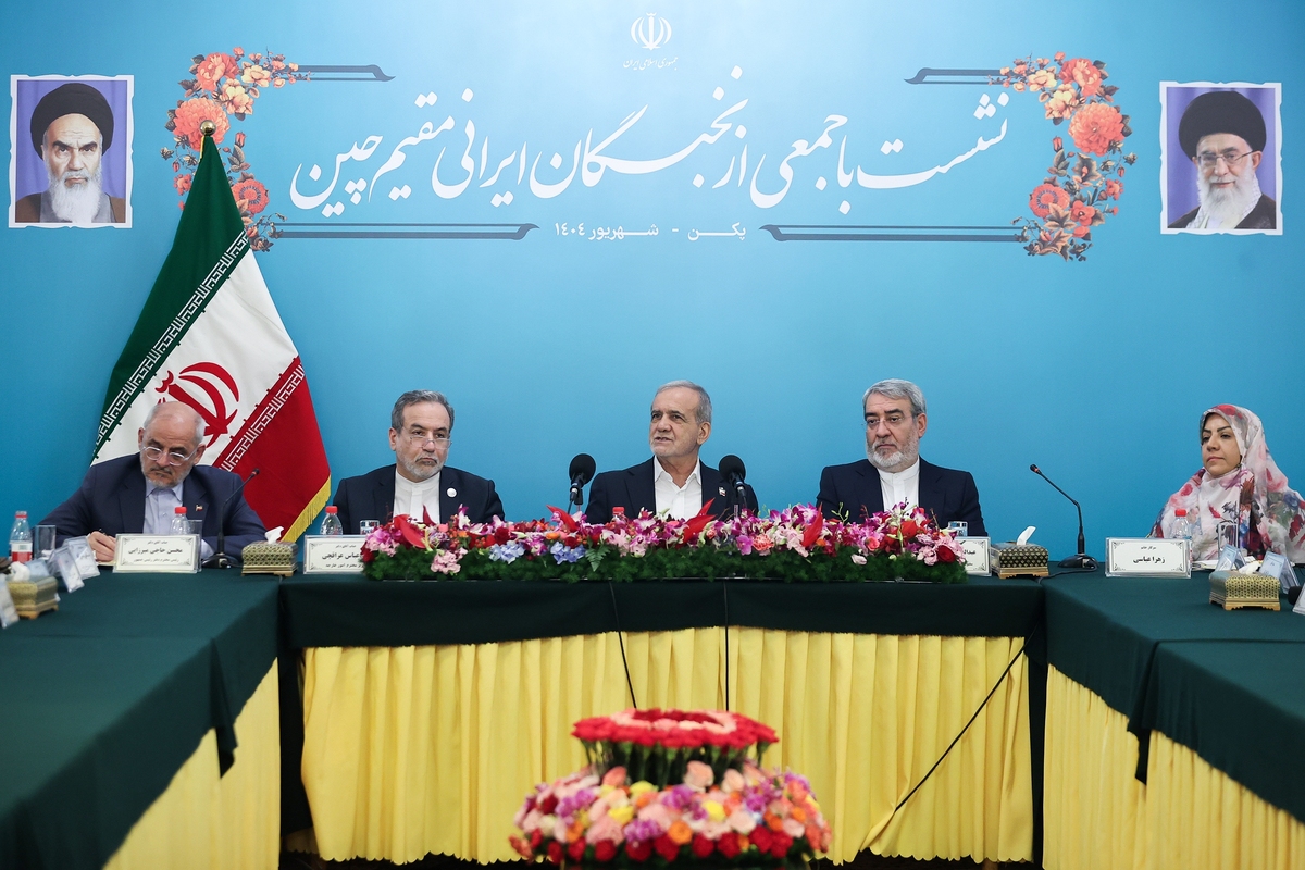 فعالان عرصه‌های مختلف باید به اجرایی شدن توافقات سفر چین کمک کنند
