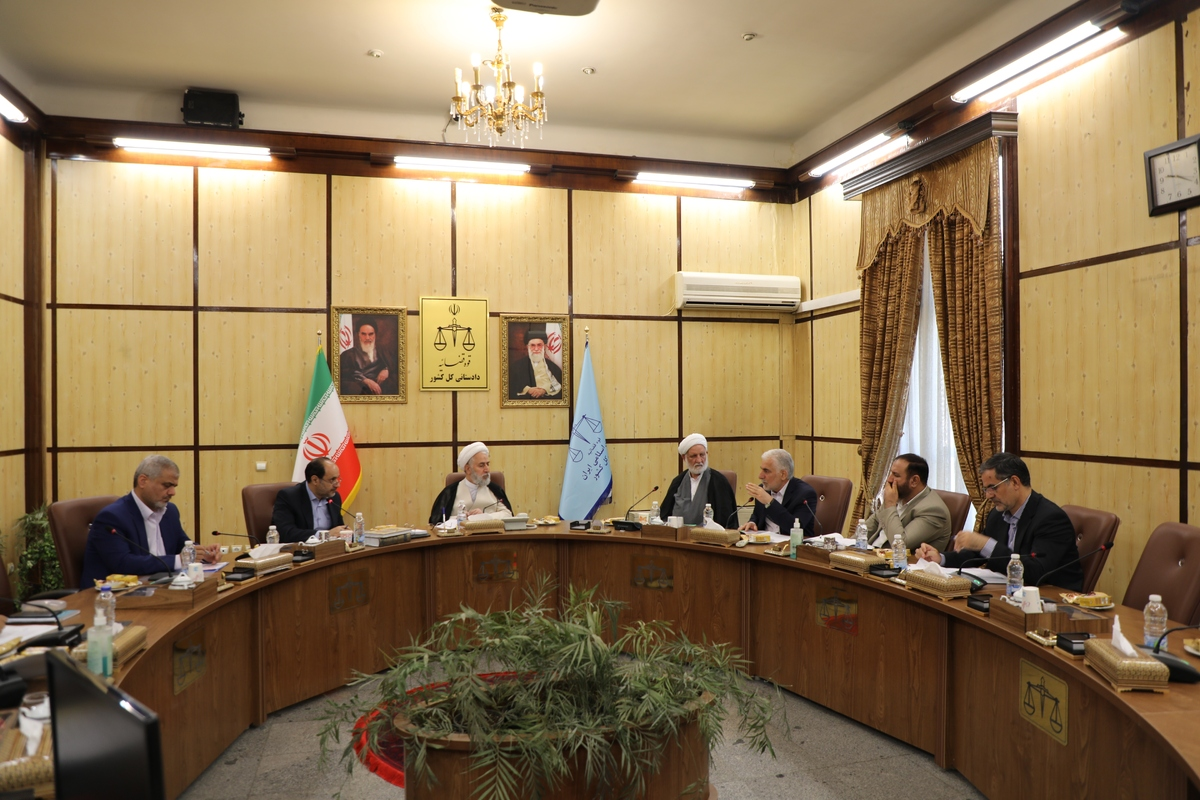۹۰۰ نفر پس از حمله رژیم صهیونیستی به زندان اوین با ارفاقهای قانونی آزاد شدند ۹۰۰ نفر پس از حمله رژیم صهیونیستی به زندان اوین با ارفاقهای قانونی آزاد شدند