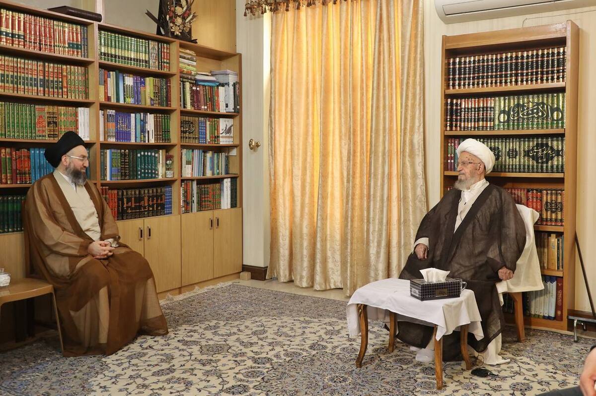 دیدار و گفت‌وگوی حکیم با آیت‌الله العظمی مکارم شیرازی