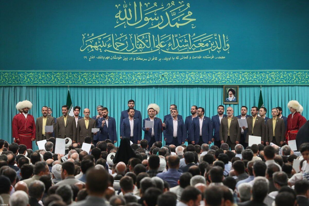 مراسم گرامیداشت عید میلاد پیامبر اکرم (ص) و امام صادق (ع) در حسینیه امام (ره)