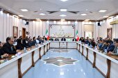 باید از همفکری اندیشمندان و نخبگان به دور از هرگونه نگاه سیاسی کمک بگیریم