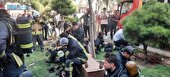 جانفشانی آتش‌نشان مشهدی در حادثه اطفای حریق کارگاه مبل‌سازی