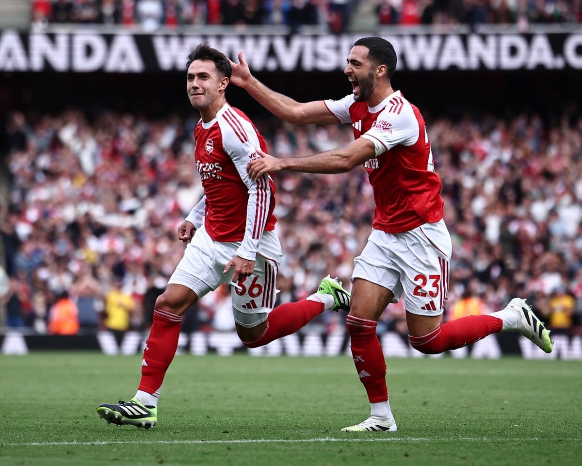 آرسنال در روزی که مارتین زوبیمندی فوق العاده درخشان بازی کرد و گیوکرس نیز بار دیگر گل زد، میهمانش فارست را در هم کوبید.