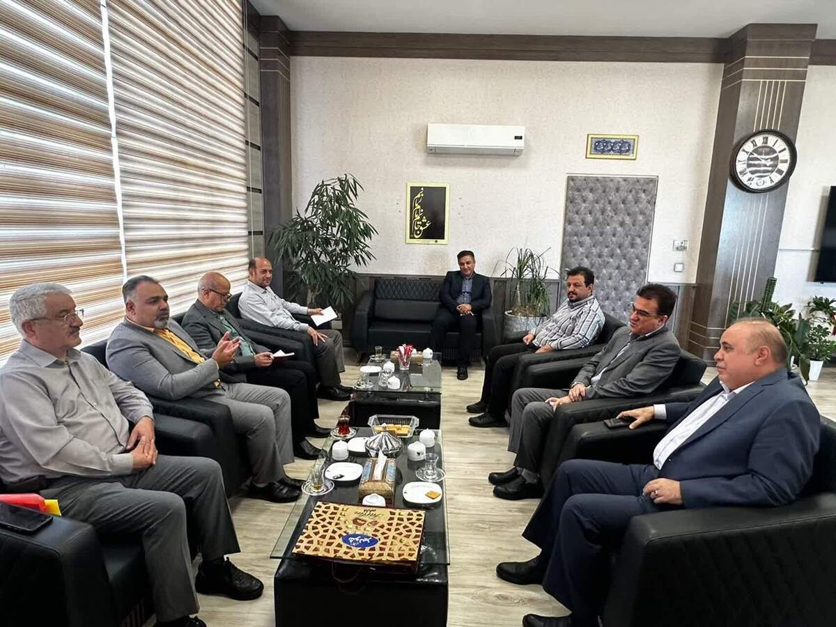 سرپرست شرکت شهرک‌های صنعتی استان قزوین از آغاز مراحل تملک اراضی برای احداث نخستین شهرک صنفی پخش و توزیع کالا در شهرستان بوئین زهرا خبر داد.