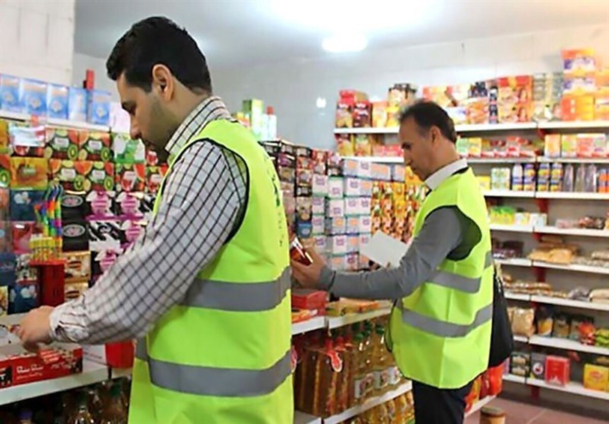  مدیرکل تعزیرات حکومتی قزوین از استقرار شعبه سیار ویژه رسیدگی به شکایات شهروندان در محل نمایشگاه فروش پاییزه نمایشگاه های بین المللی قزوین خبر داد.