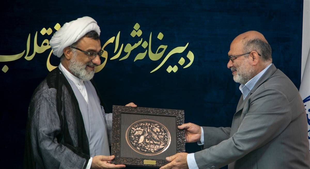 تقدیر شورای عالی انقلاب فرهنگی و سازمان اوقاف از رادیو اربعین در دو مراسم جداگانه